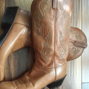 Lucches Classic Tan Western Boots 10 1/2 B